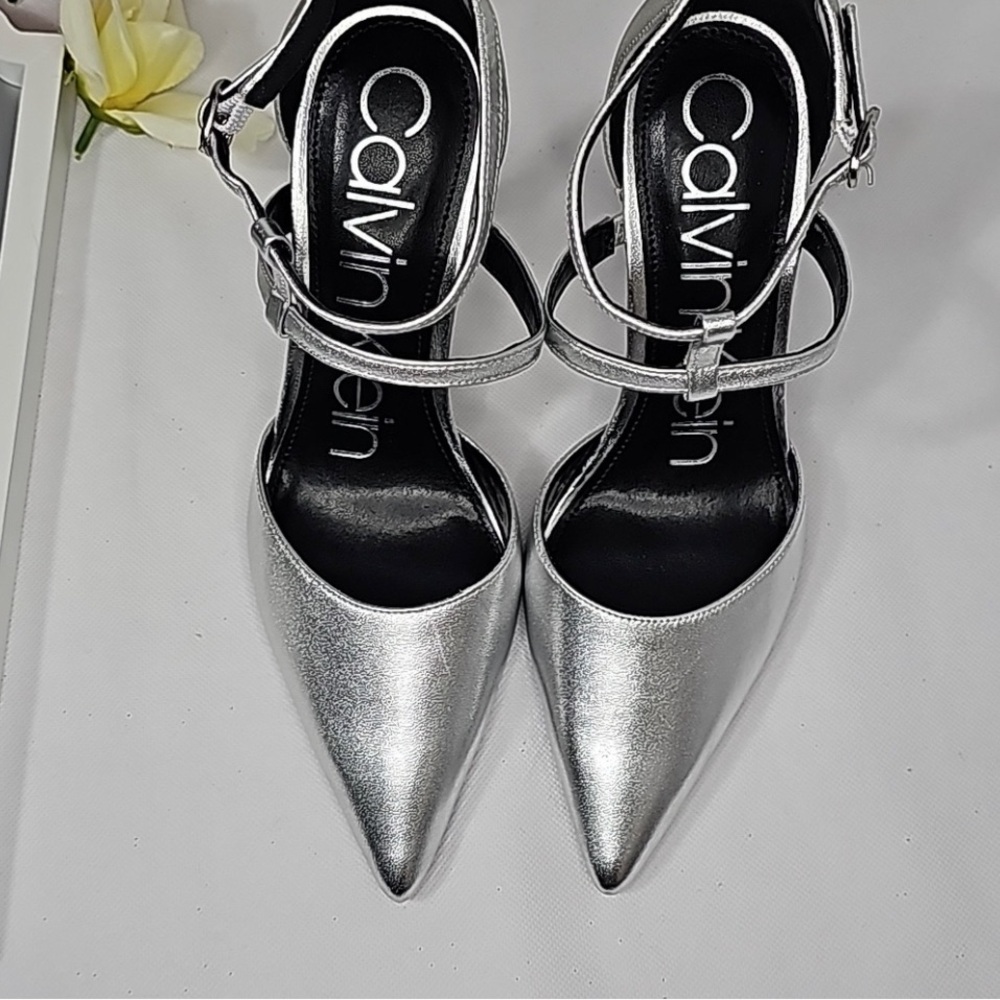 Calvin Klein Women's Silver Heels size 7 NEW